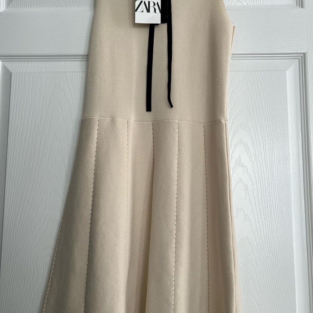Zara Cream Sleeveless A-Line Dress with Black Neck Tie - Picture 4 of 6
